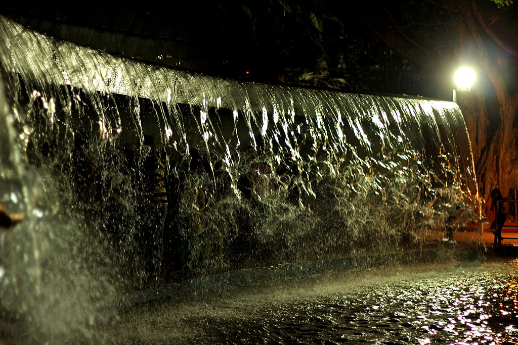 splash waters inside the Lumbini Park